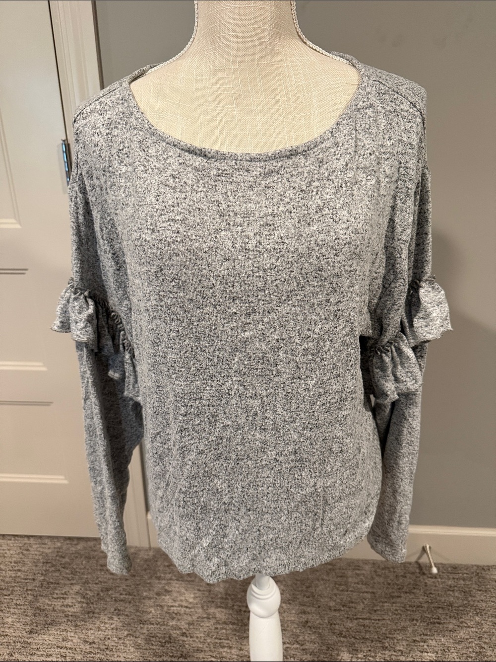 White House Black Market Light Gray Ruffle Sleeve Scoop Neck Sweater